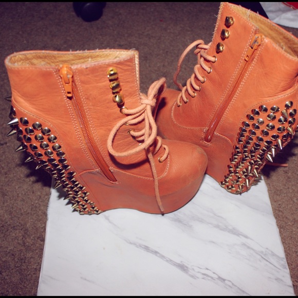 Authentic Jeffrey Campbell Damsel - Picture 2 of 3